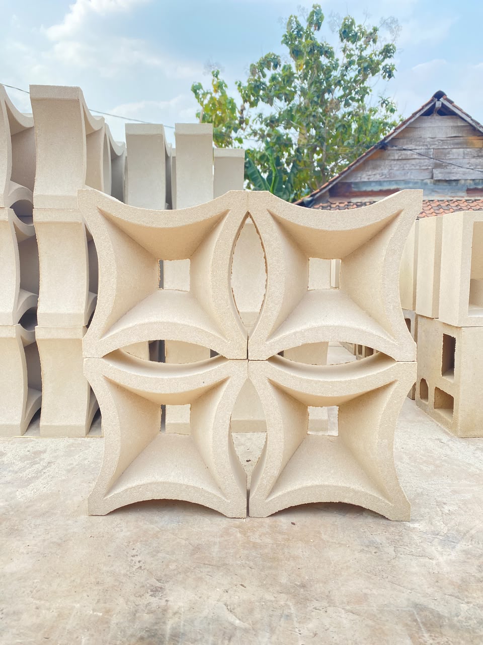 Motif corong
