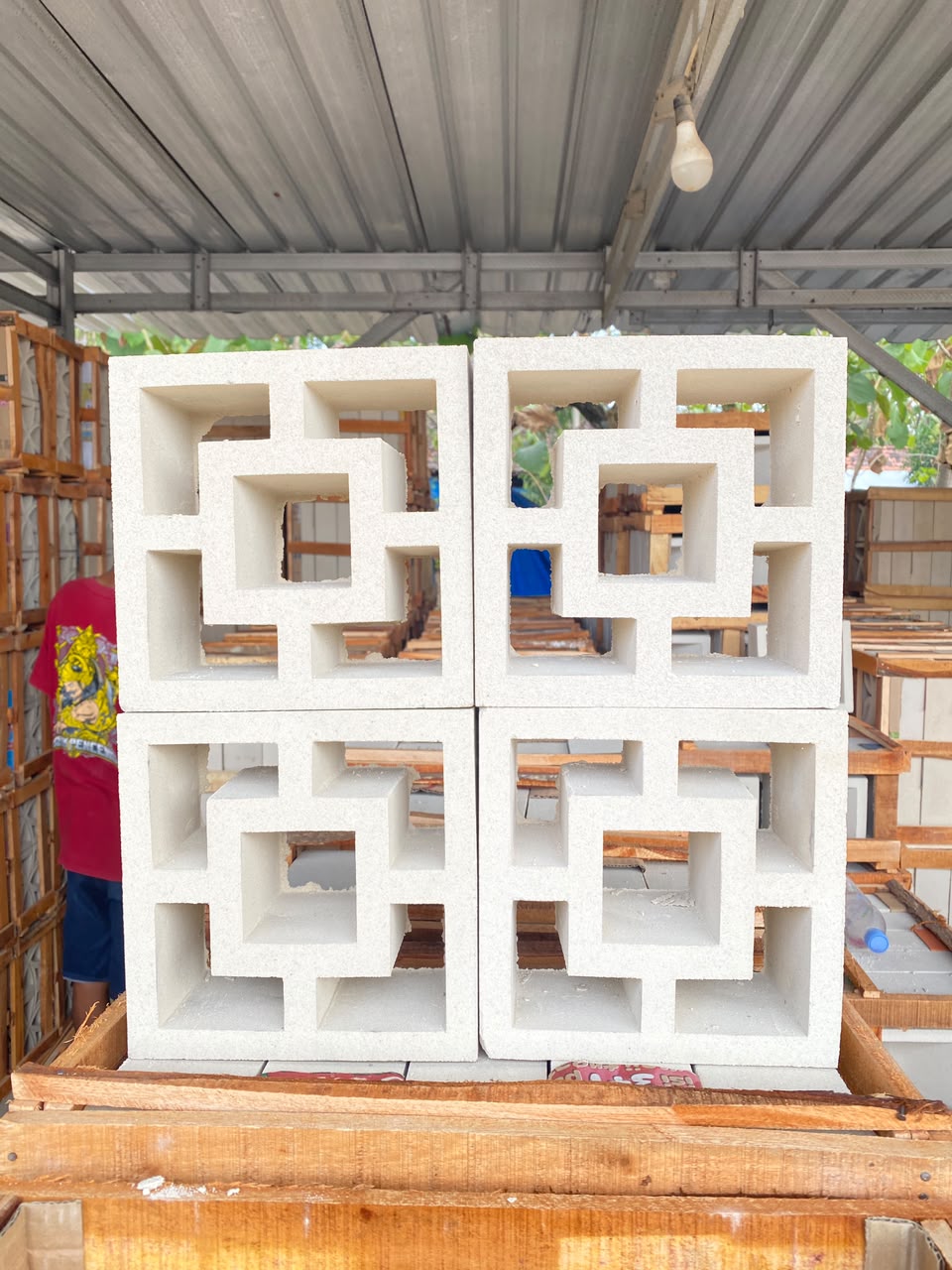 Motif l-5besar